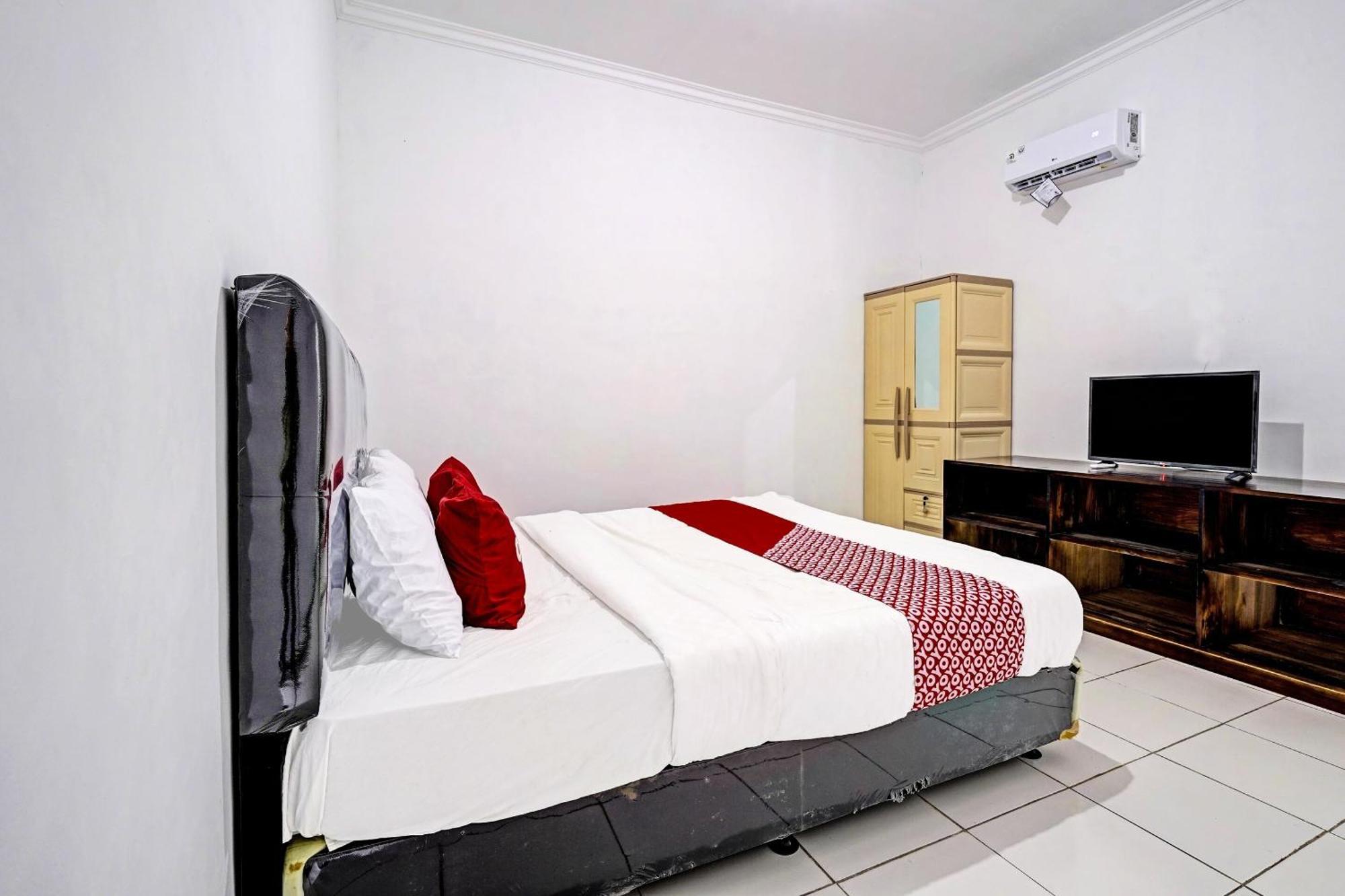 Oyo 91334 Permata Papua Guest House Pameungpeuk  Exteriör bild