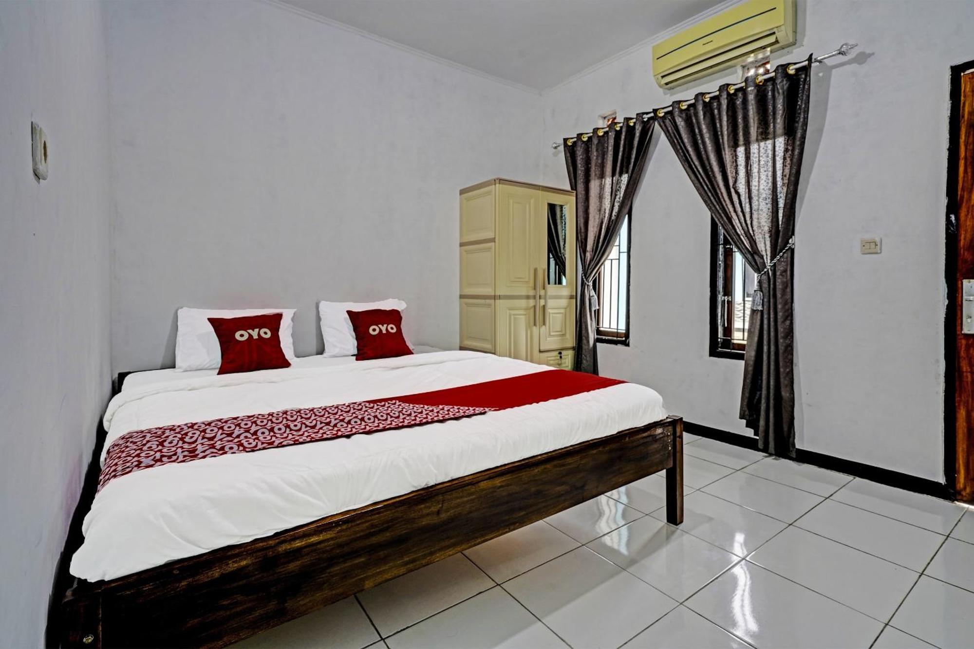 Oyo 91334 Permata Papua Guest House Pameungpeuk  Exteriör bild