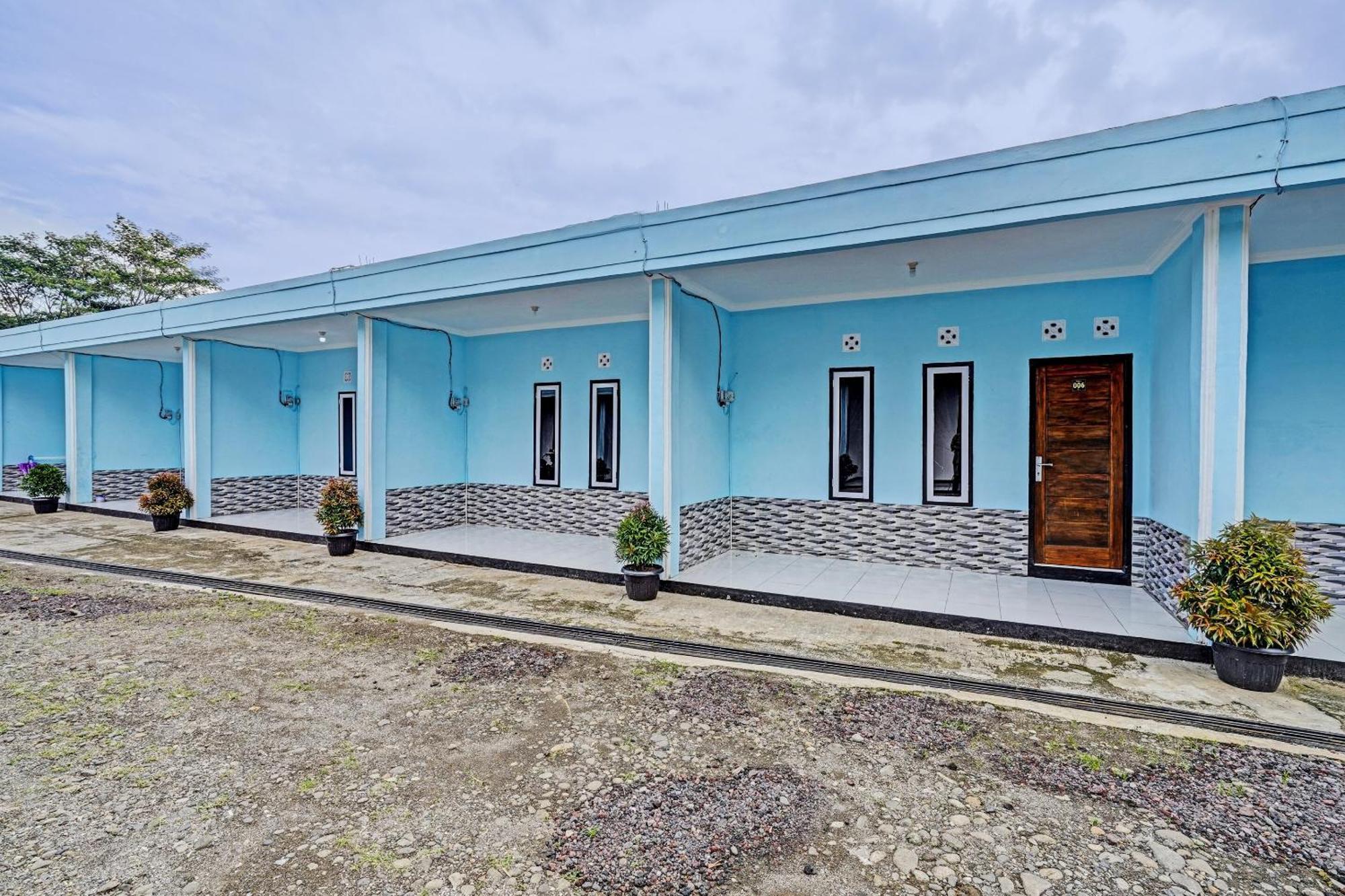 Oyo 91334 Permata Papua Guest House Pameungpeuk  Exteriör bild