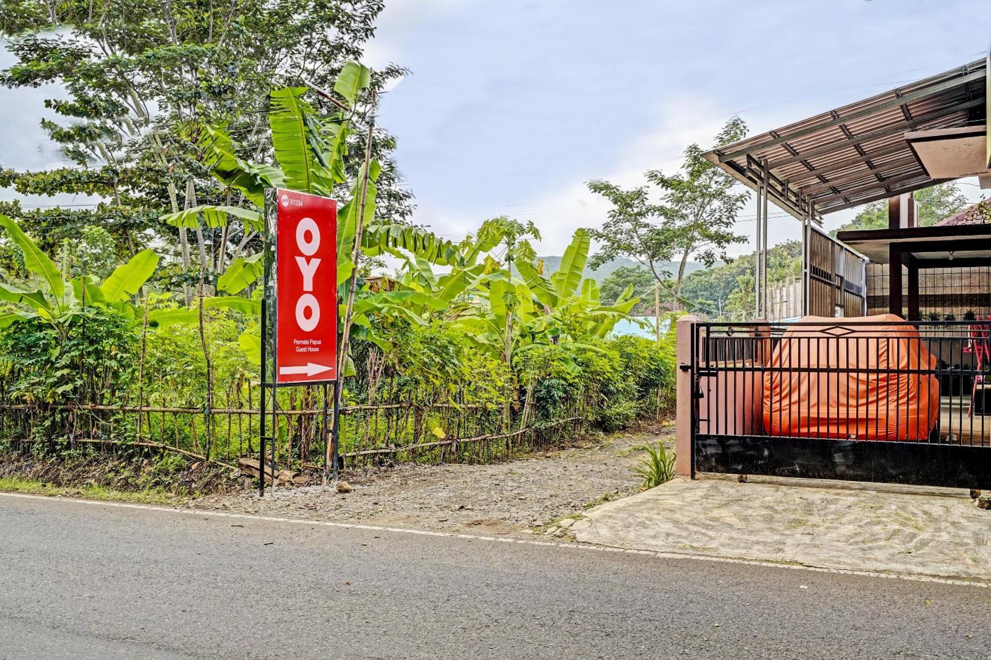 Oyo 91334 Permata Papua Guest House Pameungpeuk  Exteriör bild